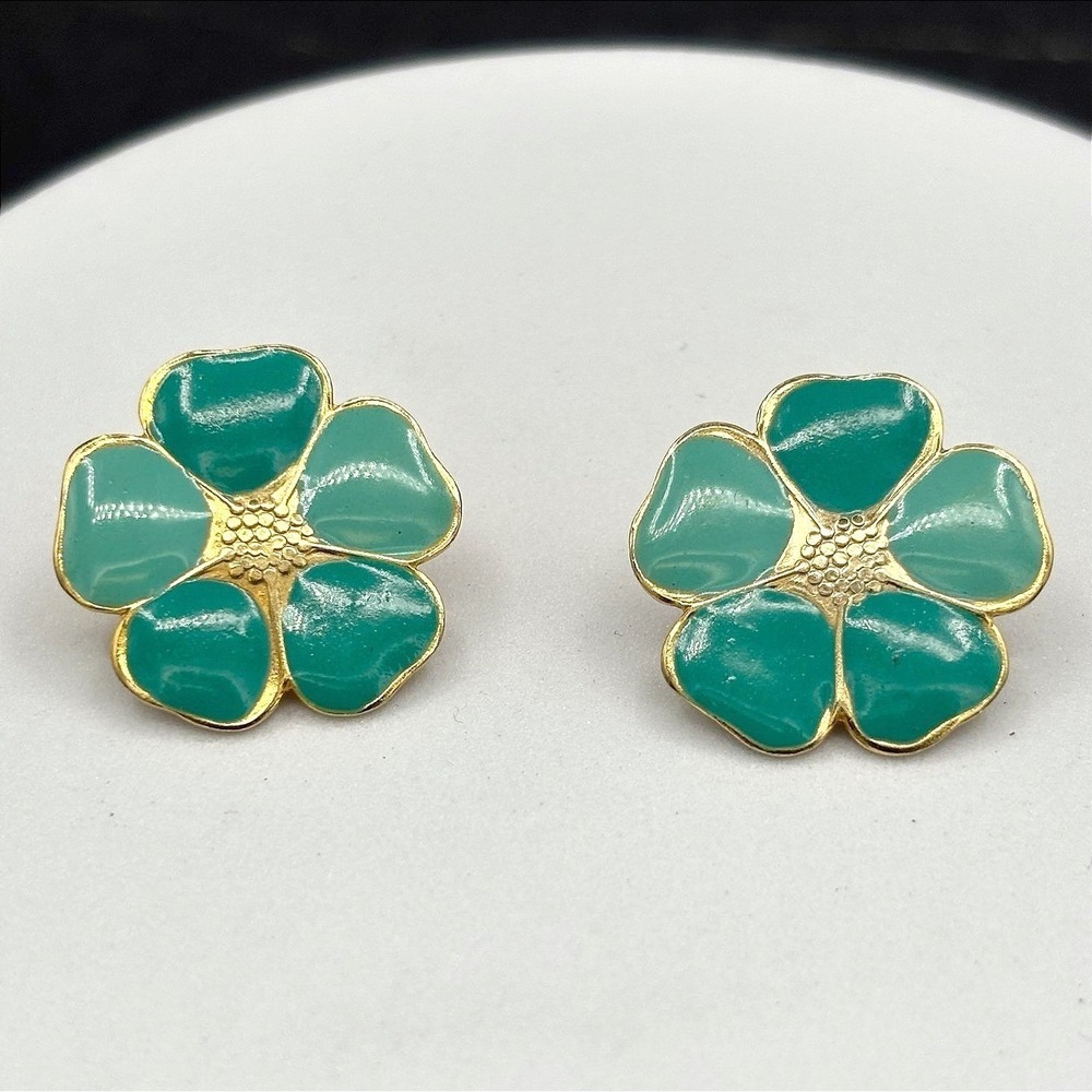 Vintage Style Gold-Tone Teal Enamel Flower Stud Earrings Retro Spring Chic